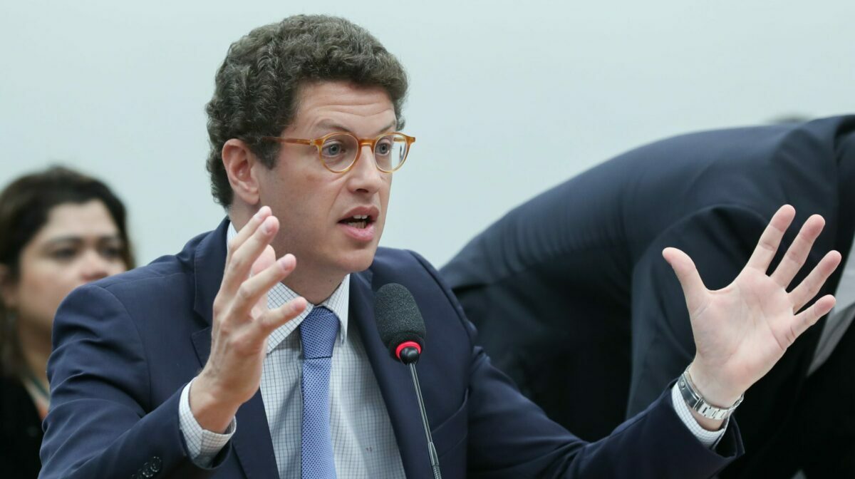 ministra, stf, salles, passaporte