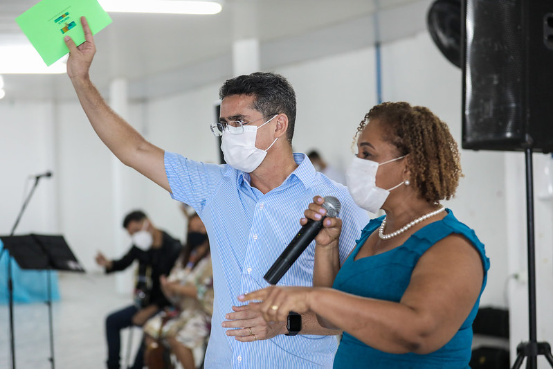 Prefeito anuncia R$ 1,4 milhão a servidores da Semed que Arthur Neto não pagou
