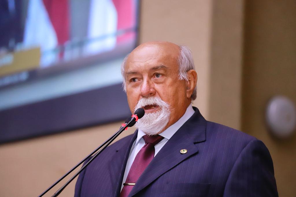 Belão propõe reduzir férias de deputados de 45 para 30 na ALE-AM
