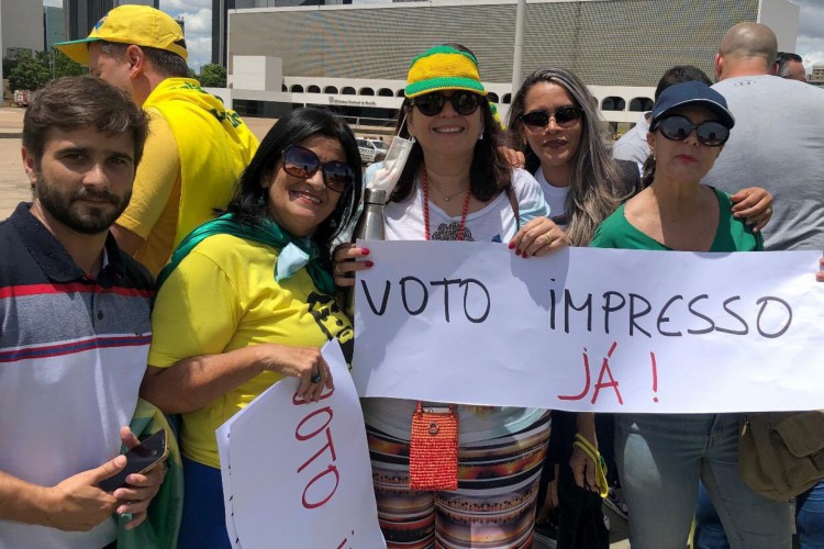 Ideia bolsonarista do voto impresso não deve passar de comissão