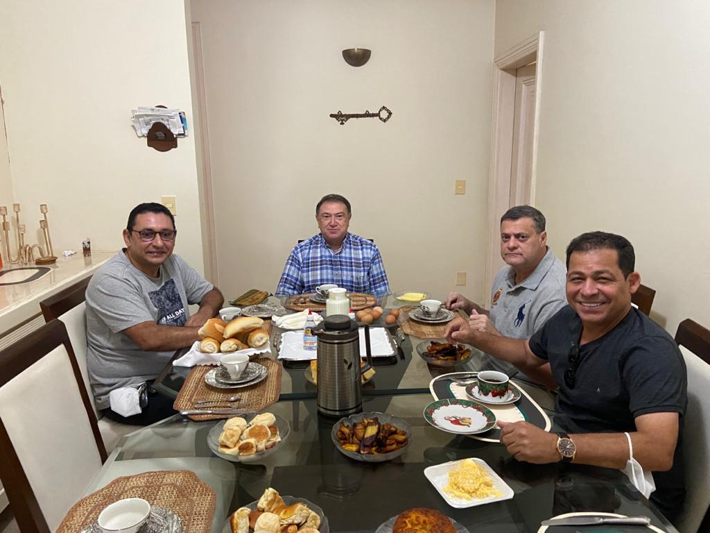 Deputado reúne prefeitos e reitor do Ifam por novos campi no Amazonas