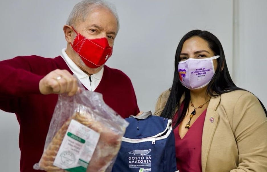 Lula ganha pirarucu do AM