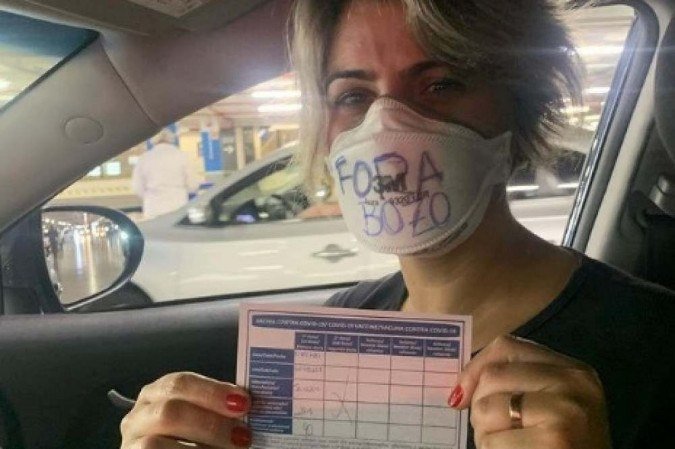 Depois de Gleisi e Boulos, SUS 'mata' também Manuela D'Ávila