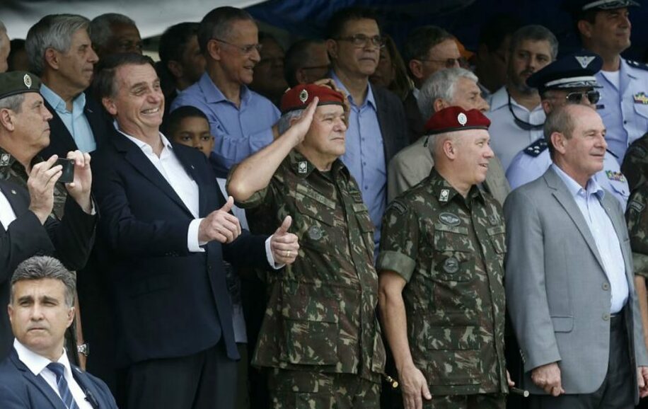 Militares