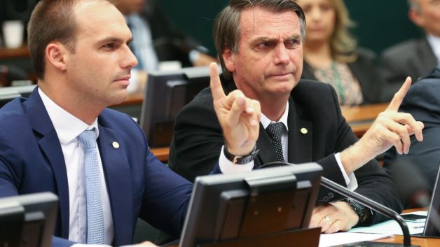 PGR é acionada por partido para investigar 'rachadinhas' de Bolsonaro