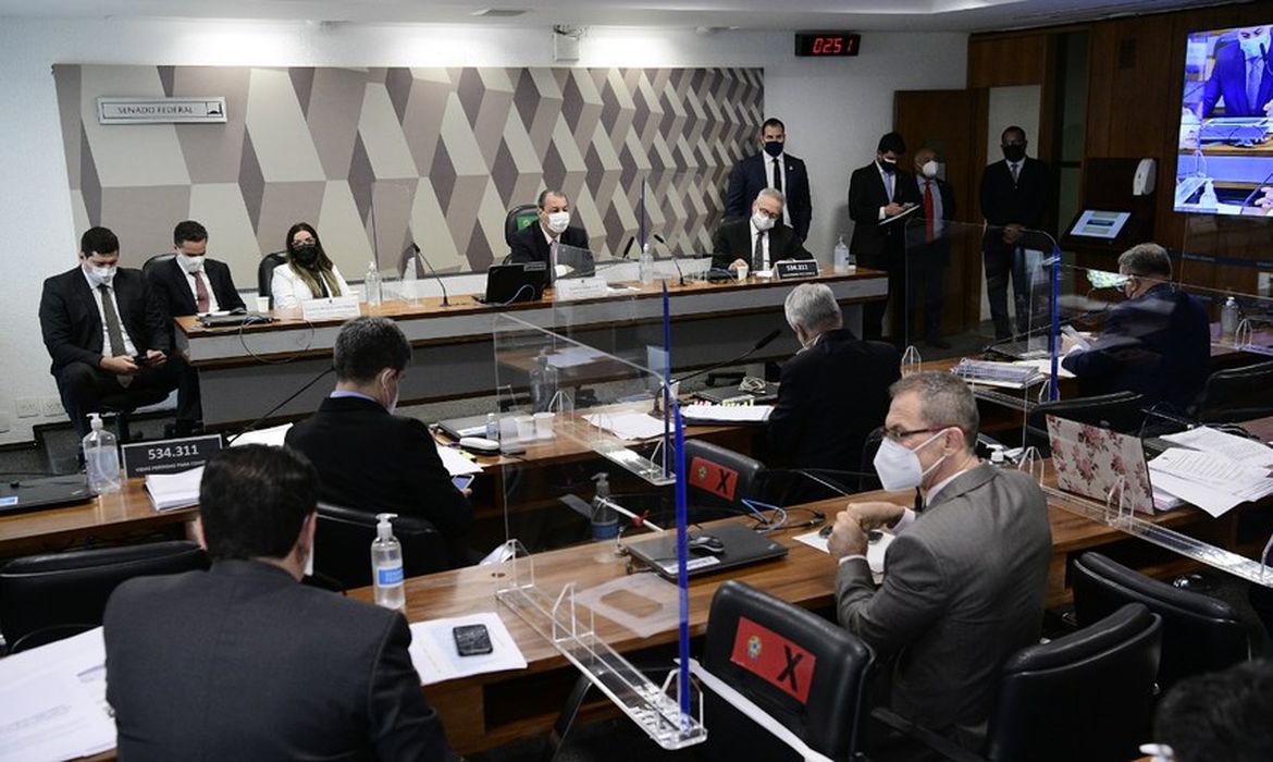 Os fatos levam a ele ser o grande operador', diz Aziz sobre Roberto Dias