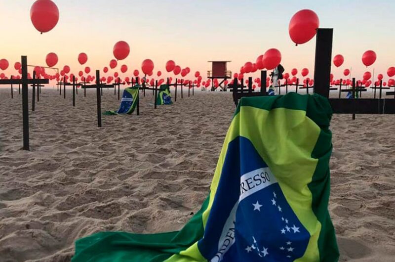 Um mês de aumento de mortes por covid no Brasil