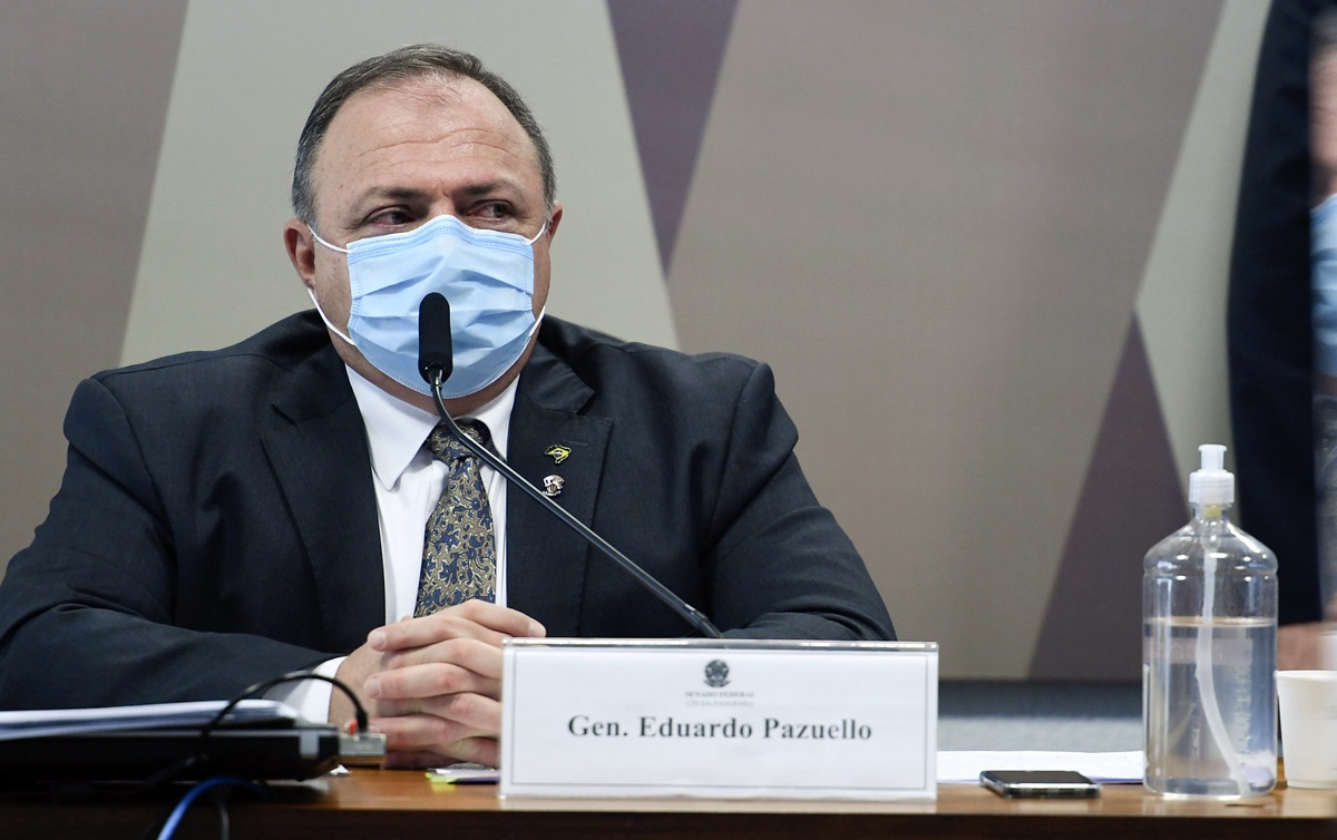 Pazuello foi "gravemente ineficiente e dolosamente desleal", diz MPF