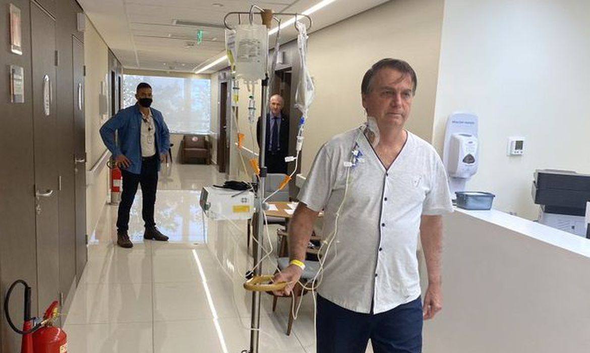 Presidente Bolsonaro deve ter alta na próxima segunda-feira