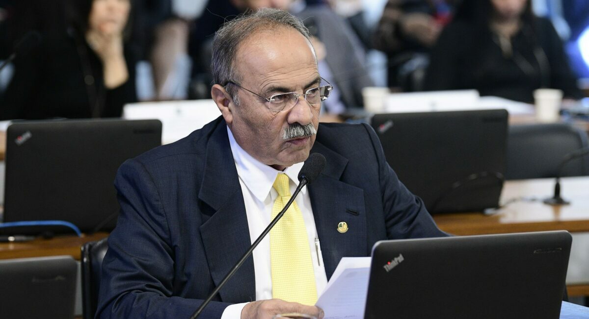 pf, senador, dinheiro, covid, bumbum