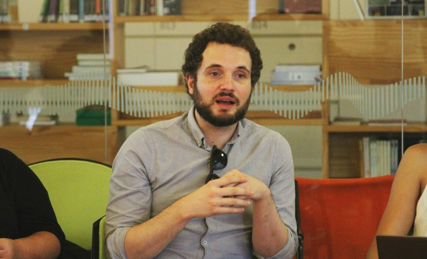 Jornalista que tinha seis amantes terá que pagar R$ 10 mil a uma delas
