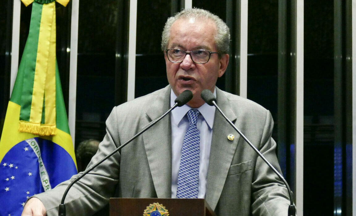 José Aníbal cutucou Braga na sabatina de Aras