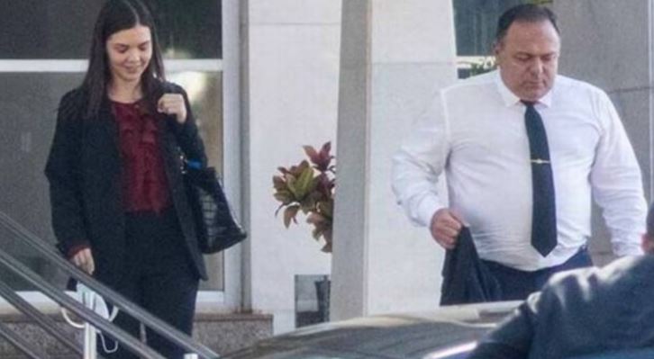 Tenente no AM e suposta affair de Pazuello é demitida por Bolsonaro
