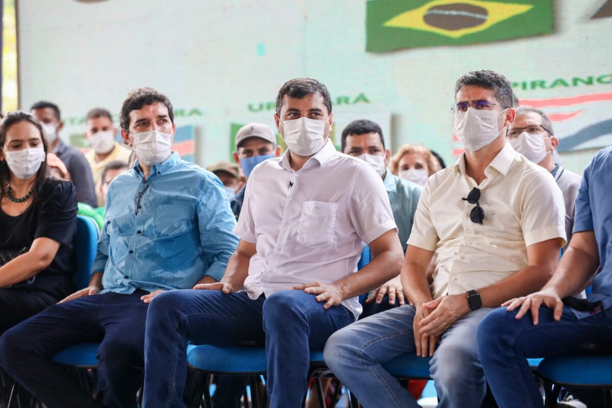Palanque Wilson Lima e David Almeida em Itacoatiara