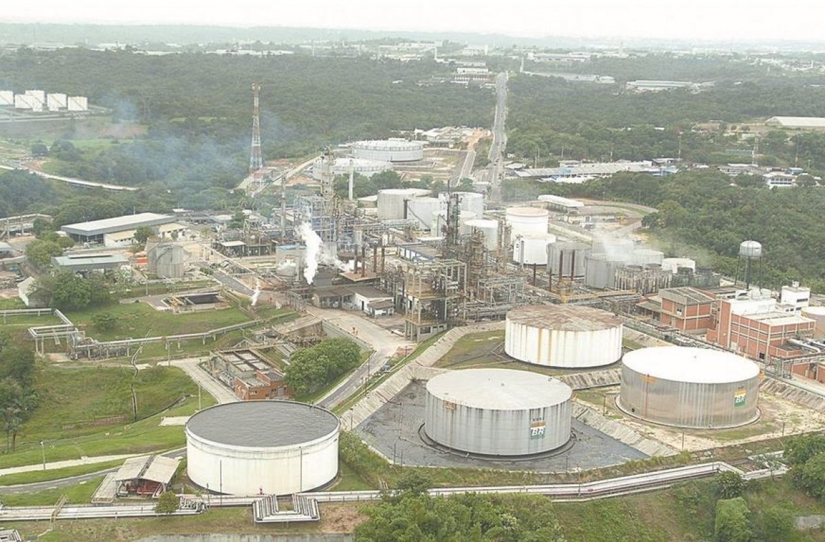 Refinaria de Manaus é vendida por 70% do seu valor, diz estudo do Ineep