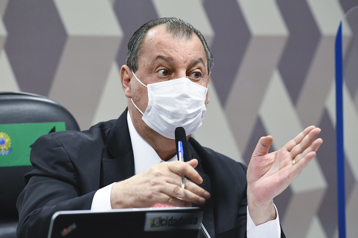 Senador Omar Aziz durante sessão da cpi da covid