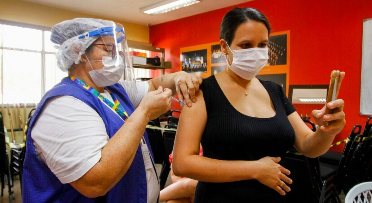 manaus, vacina, covid, 12, anos