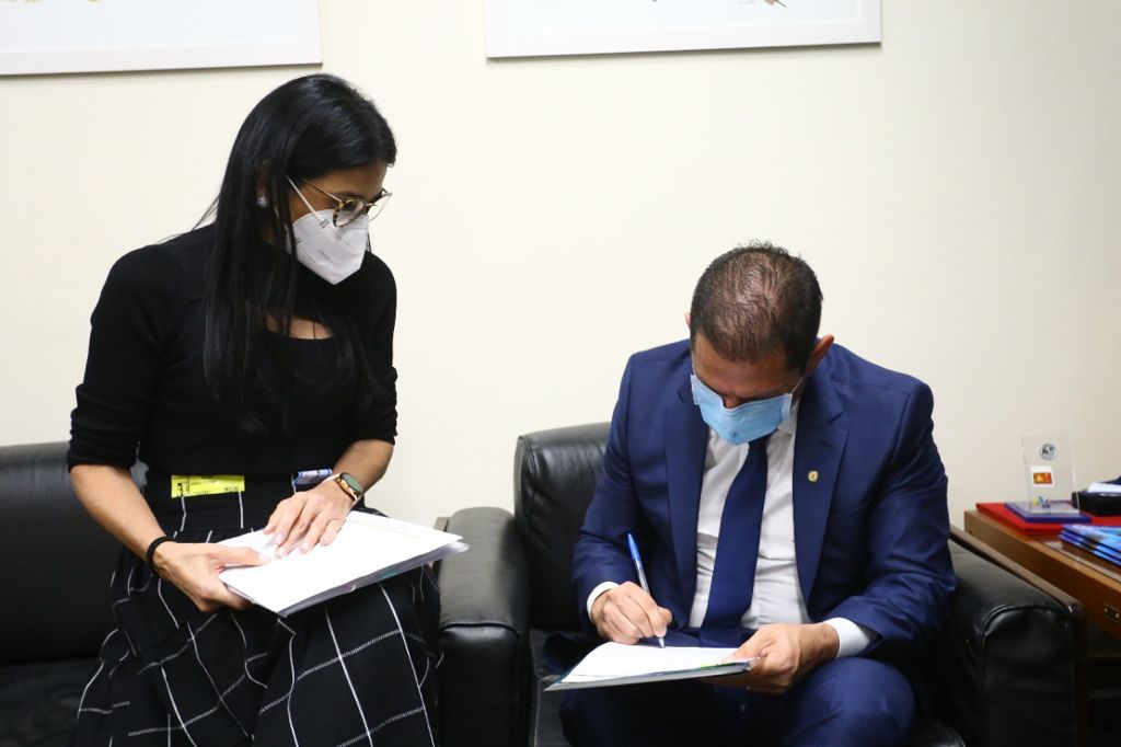 Vice da Câmara direciona emendas para rede de UBS em Manaus