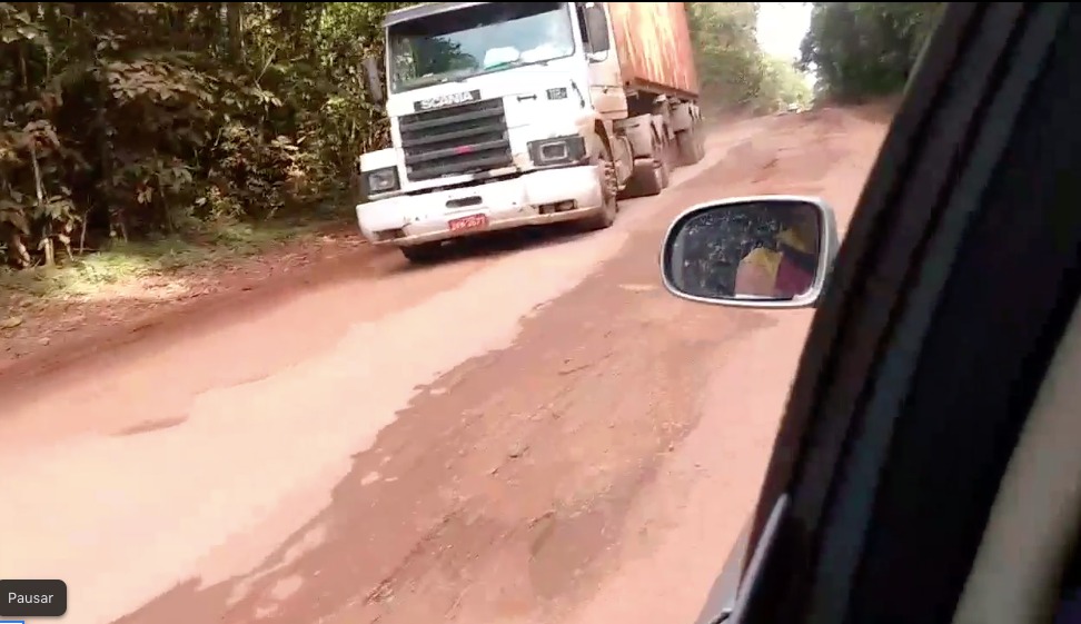 trecho esburacado da BR-174