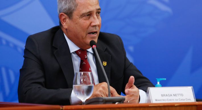 General escapa por ora da CPI, mas não de comissão da Câmara