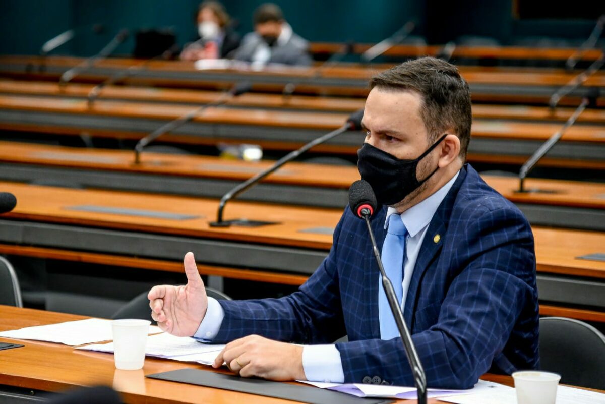 À frente de comissão, deputado aprova recursos de loterias à segurança de municípios