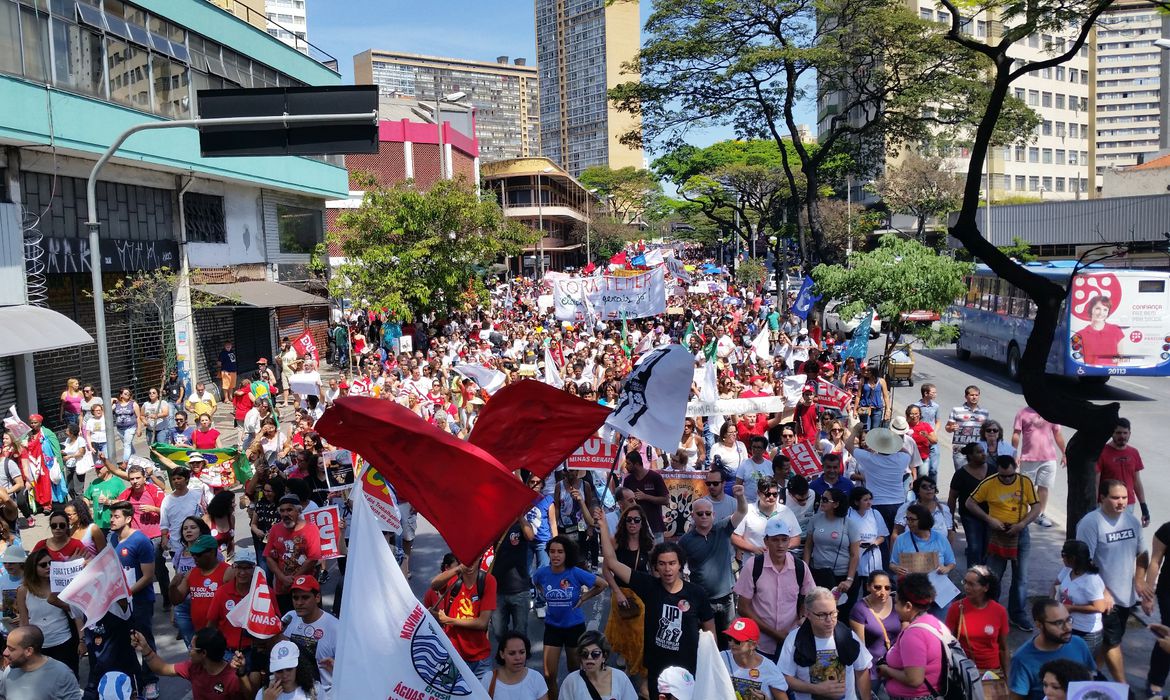 Partidos e movimentos sociais se preparam para manifestações dia 7