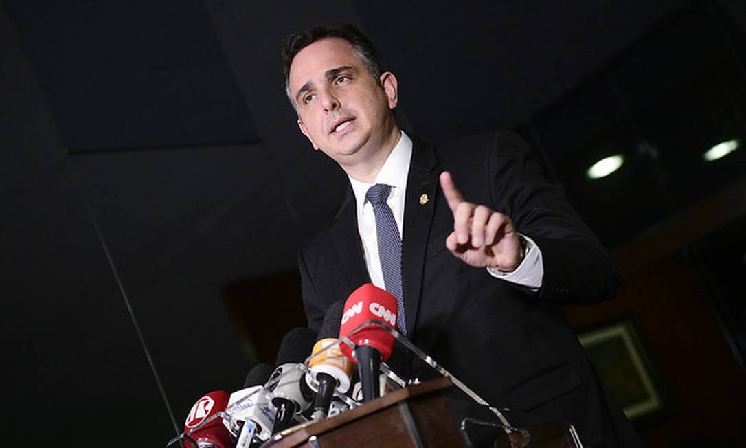 Presidente do Senado não admitirá retrocesso no sistema democrático