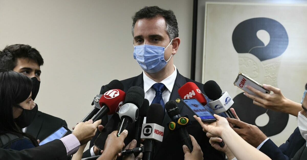 rodrigo, critica, arroubos, antidemocraticas