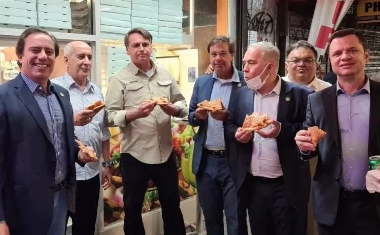Anvisa recomenda quarentena a Bolsonaro e comitiva