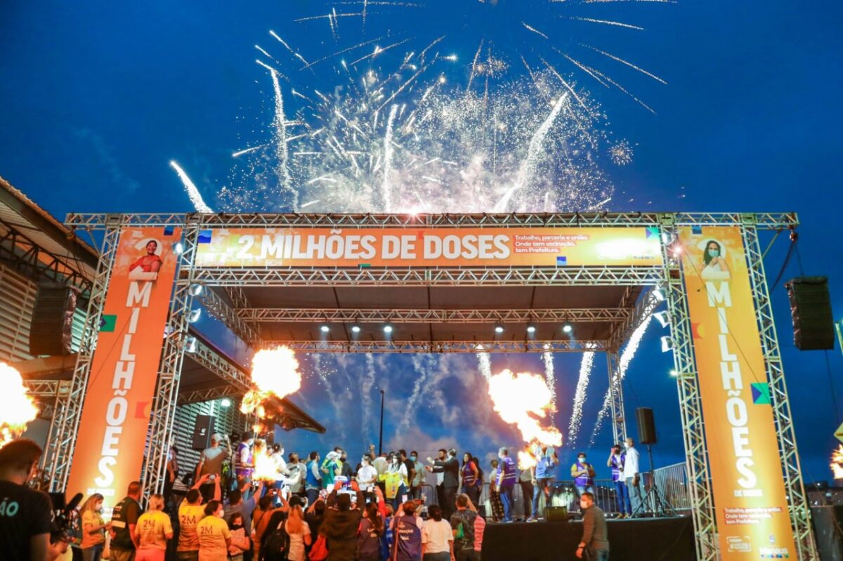 Manaus comemora marca de 2 milhões de doses de vacinas aplicadas