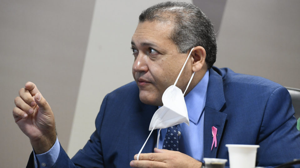 Ministro do STF é diagnosticado com covid e fica em isolamento em casa