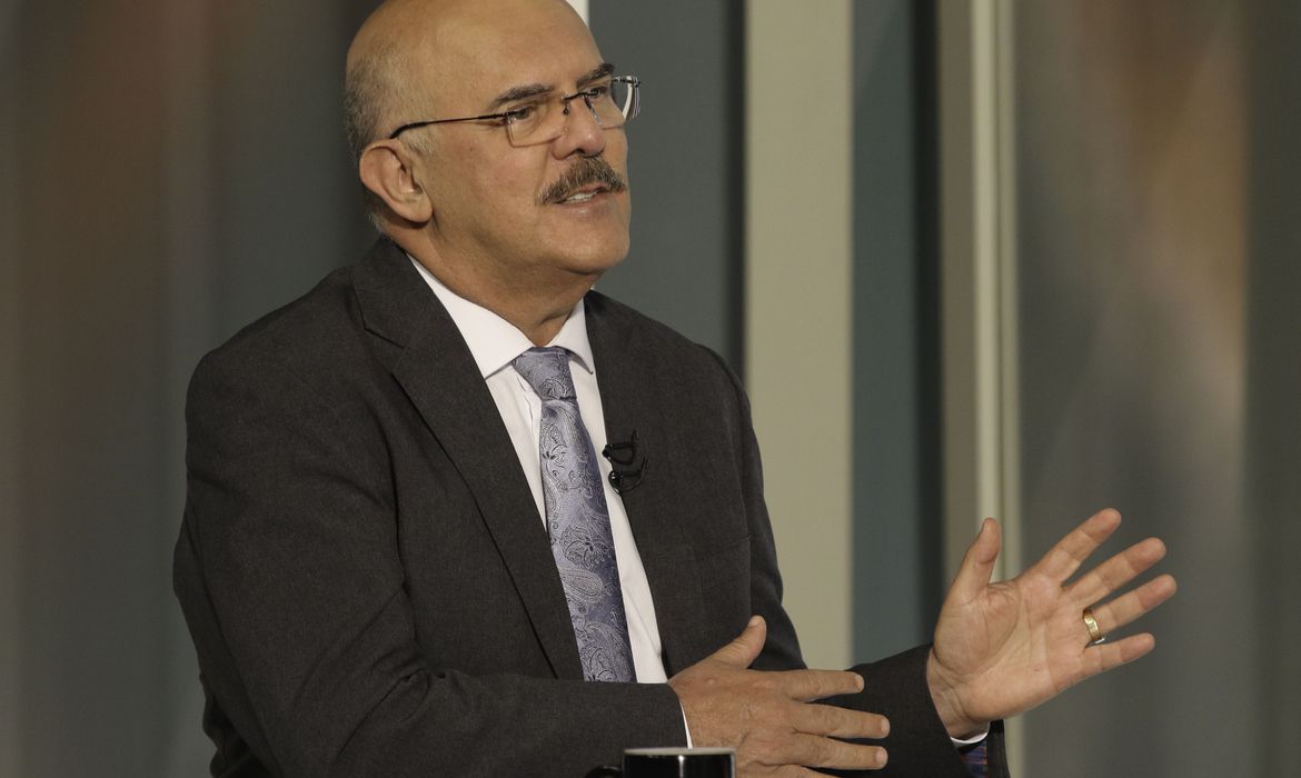 Ministro da Educação deve explicações sobre dividir institutos federais