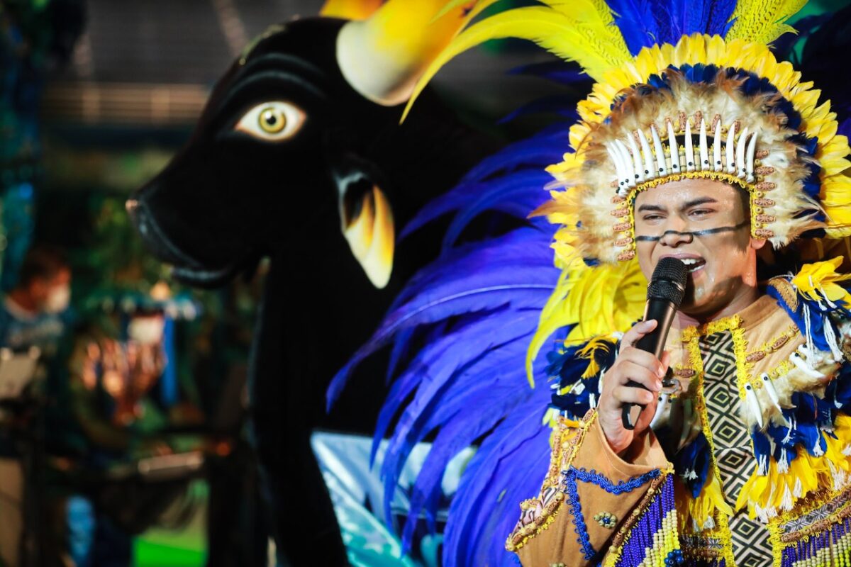Levantador do Caprichoso faz show no Rio com Orquestra Sinfônica do Brasil