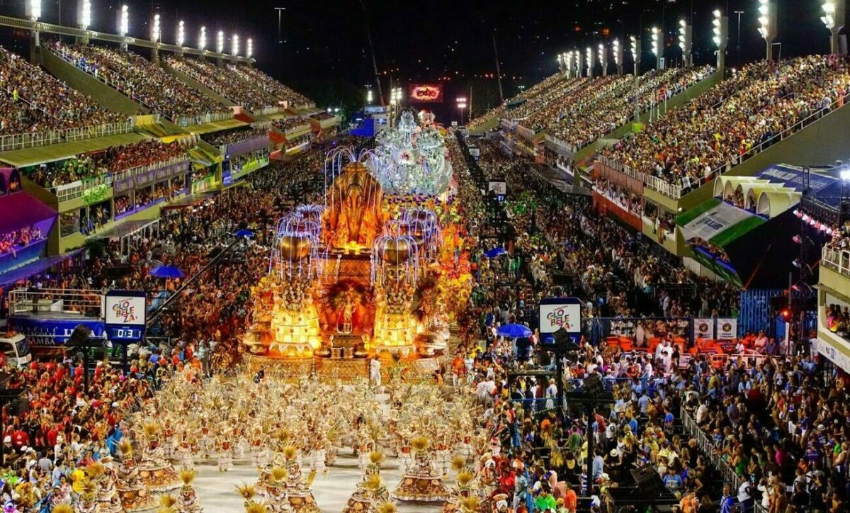Carnaval do Rio pode ocorrer sem restrições e distanciamento em 2022
