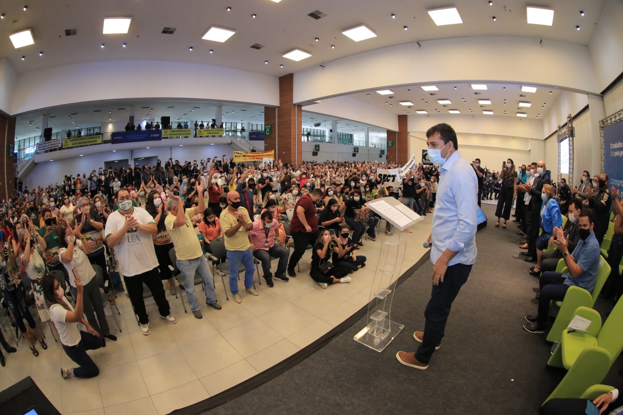 Wilson Lima anuncia reajustes aos servidores públicos do estado