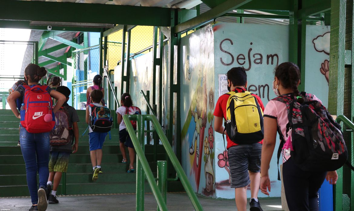 Sancionada lei que prorroga medidas excepcionais na educação