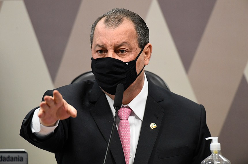 Aziz vai definir data do terceiro interrogatório de Queiroga na CPI