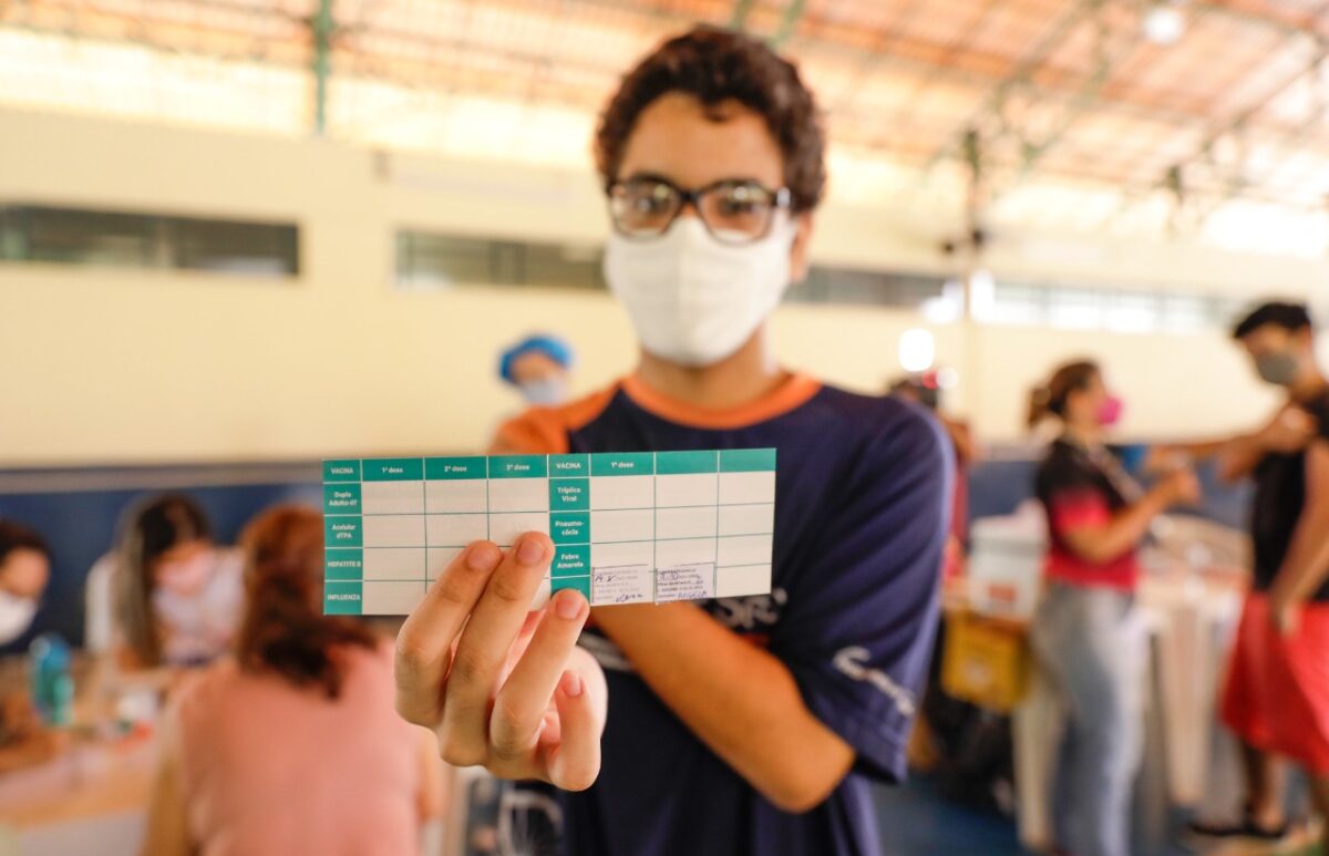 MP-AM incentiva vacinação de alunos com selo de destaque a escolas