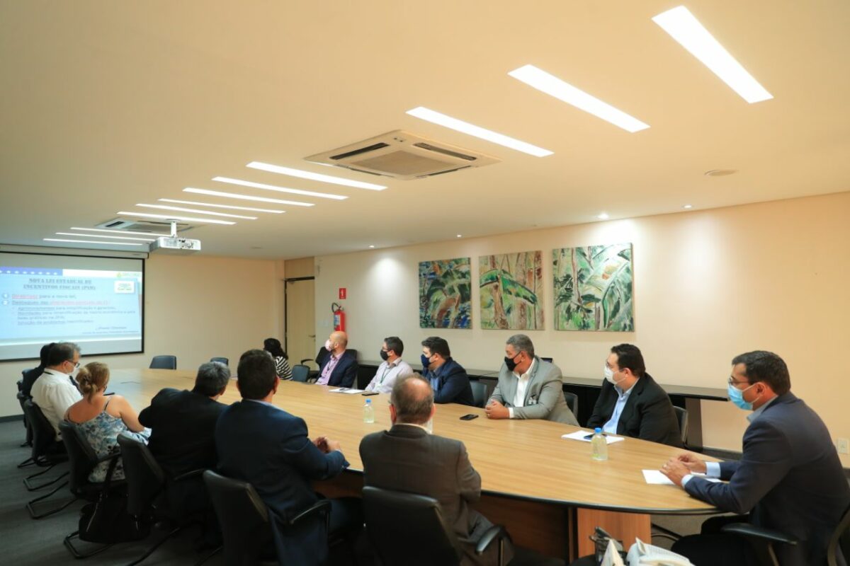 Governador prorroga política fiscal do AM e garante segurança a empresas