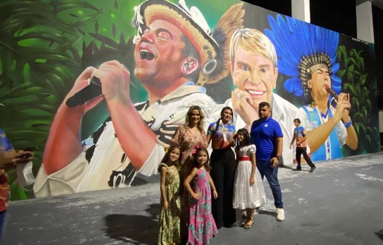 Painel homenagem a artistas