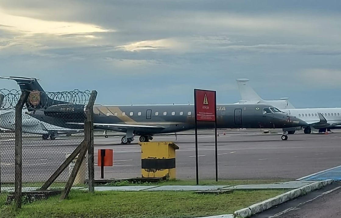 Avião da PF EM MANAUS, no aeroporto Eduardo Gomes