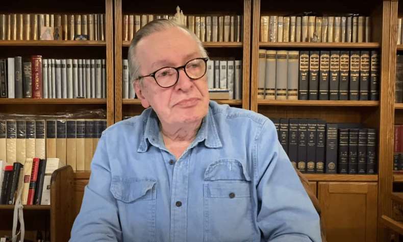 Olavo de Carvalho, guru do bolsonarismo, morre após infecção por covid