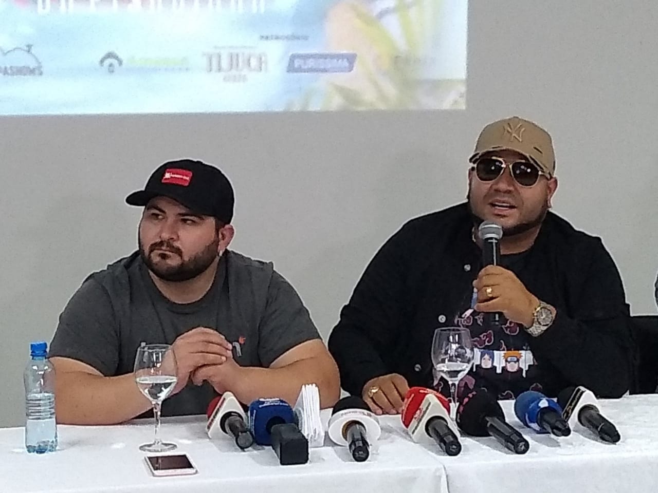 Antes de Marília Mendonça, Barões da Pisadinha quase freta avião