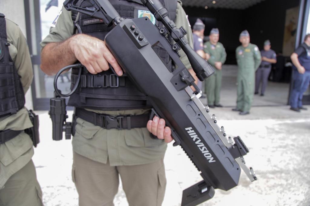 Conheça arma contra drones que levam droga aos presídios