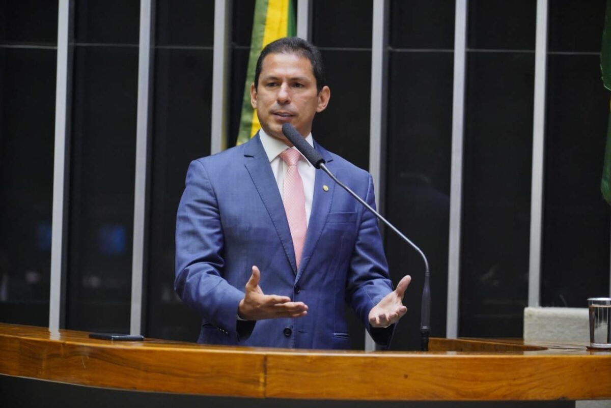 Projeto de deputado do AM do mercado de carbono tem urgência aprovada