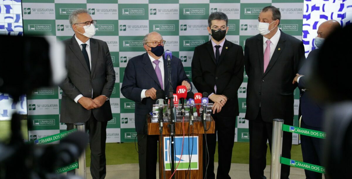 juristas, manaus, impeachment, bolsonaro