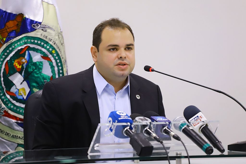 Roberto Cidade cobra repasses do Fundeb de prefeitos do interior