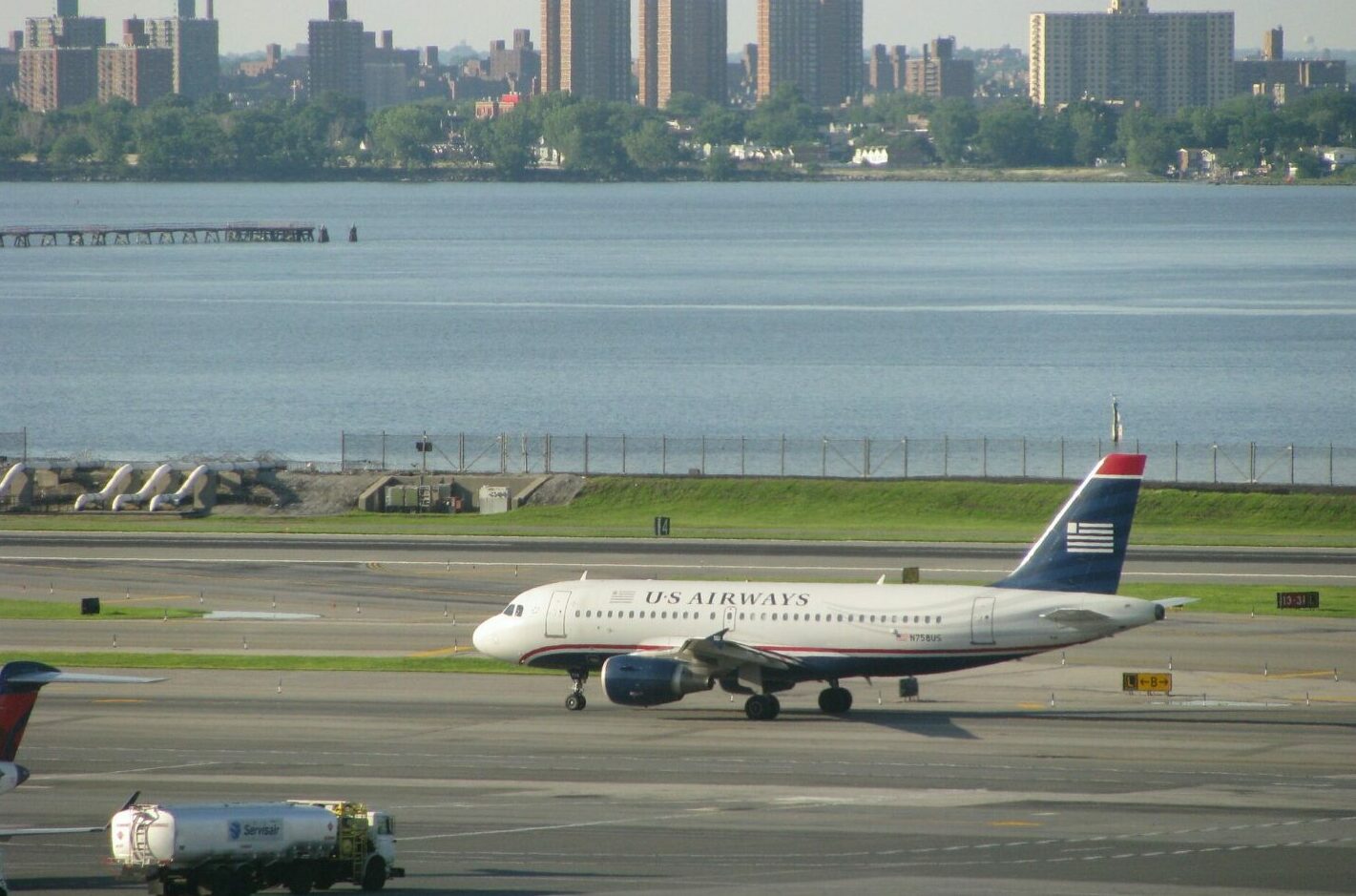 Companhias aéreas cancelam mais de 4 mil voos por causa da Ômicron