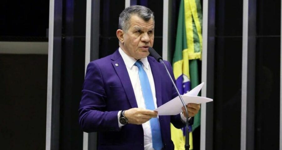 Comissão aprova projeto de Saraiva para EAD de atletas