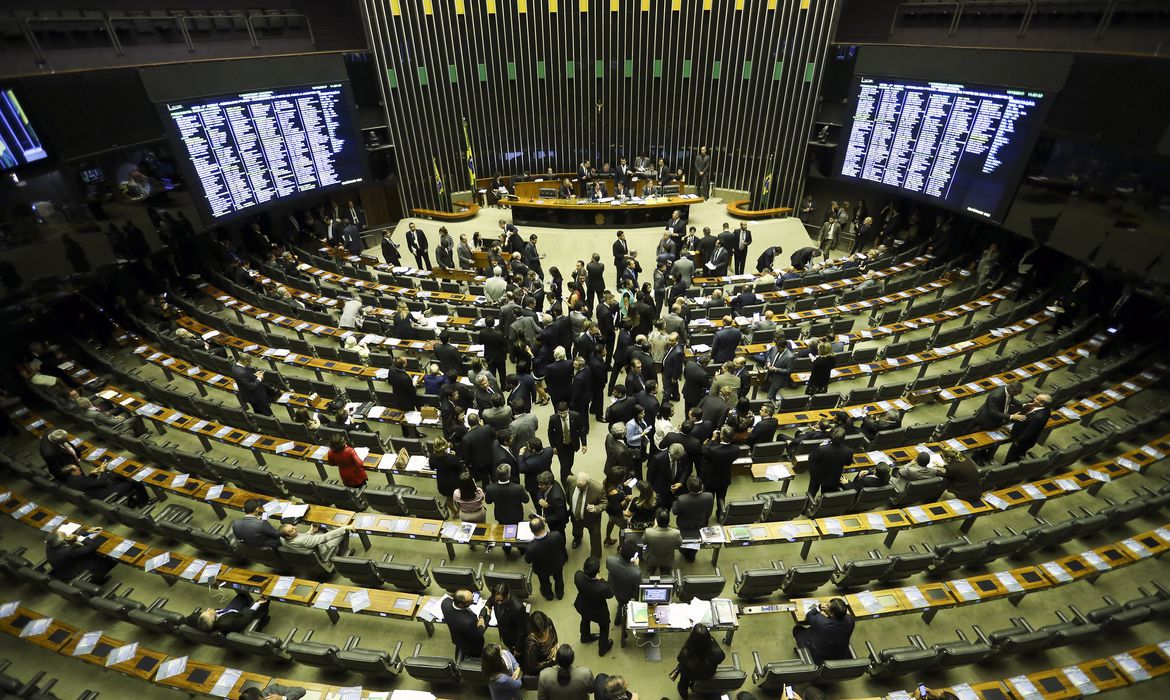 Congresso faz espécie de “Black Friday” de propostas e aceleram votação